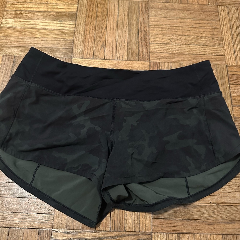 Lululemon Speed Up Shorts Sz 6 2.5 Inseam